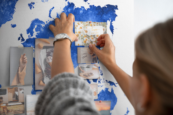 Pizarra de corcho Mapa del mundo en acuarela azul