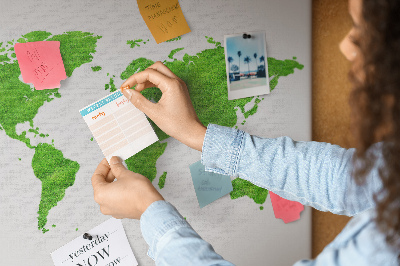 Pizarra de corcho Mapa del mundo verde con césped.