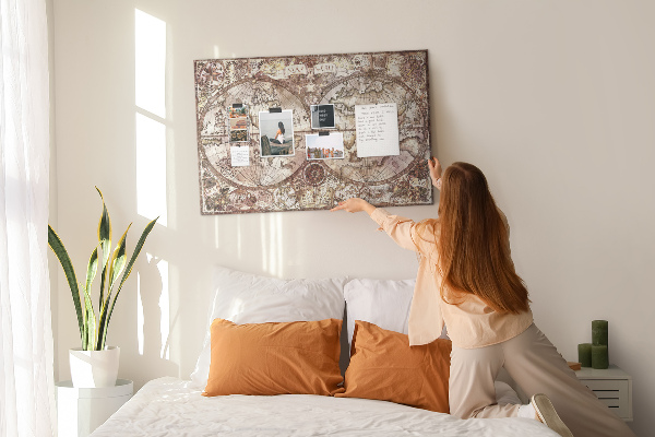 Tablero de anuncios mapa del mundo antiguo con motivos náuticos