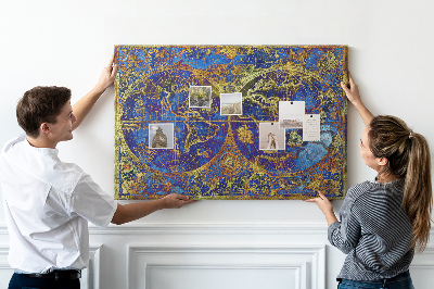 Pizarra de corcho con un diseño de mapa del mundo antiguo en colores intensos