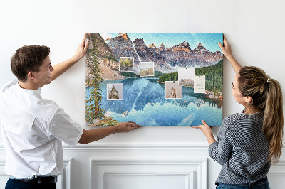 Tablero de corcho decorativo paisaje de montaña reflejado en el lago