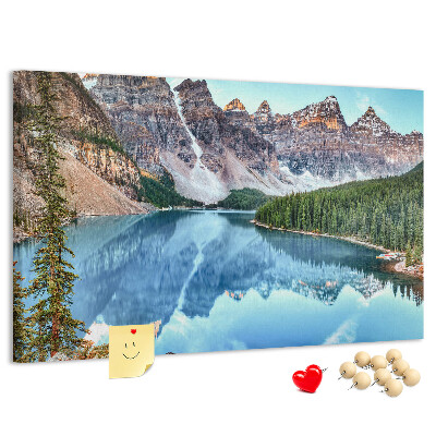 Tablero de corcho decorativo paisaje de montaña reflejado en el lago