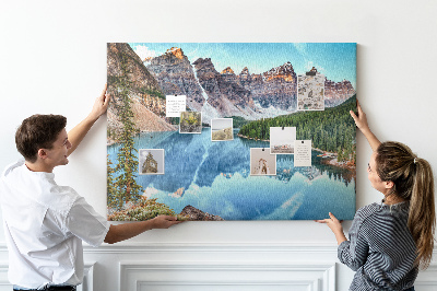 Tablero de corcho decorativo paisaje de montaña reflejado en el lago