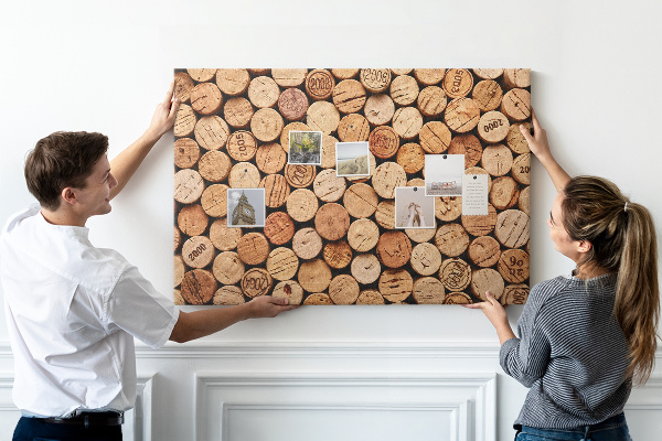 Tablero de anuncios de corcho natural en una variedad de tonalidades