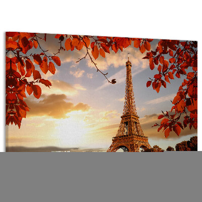 Tablero de anuncios La Torre Eiffel en un paisaje otoñal.