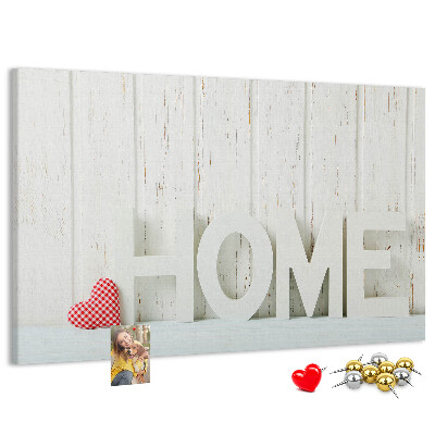 Tablero de anuncios con inscripción HOME elegante sobre fondo blanco