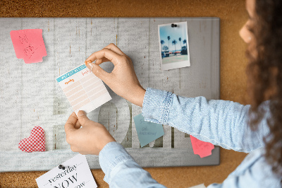 Tablero de anuncios con inscripción HOME elegante sobre fondo blanco