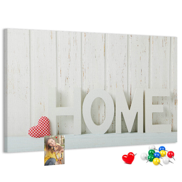 Tablero de anuncios con inscripción HOME elegante sobre fondo blanco