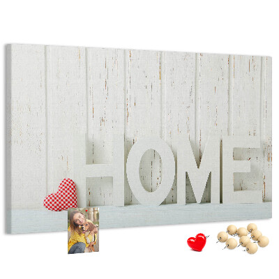 Tablero de anuncios con inscripción HOME elegante sobre fondo blanco