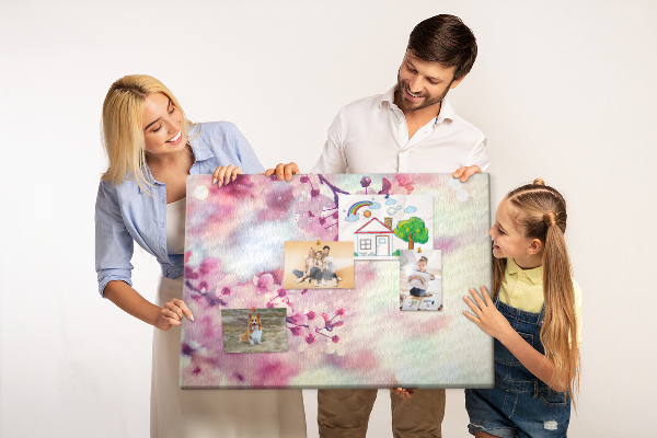 Pizarra de corcho con diseño de ramas florales en tonos pastel
