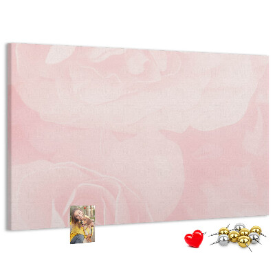 Tablero de corcho decorado con diseño de delicadas rosas rosadas