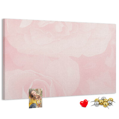 Tablero de corcho decorado con diseño de delicadas rosas rosadas