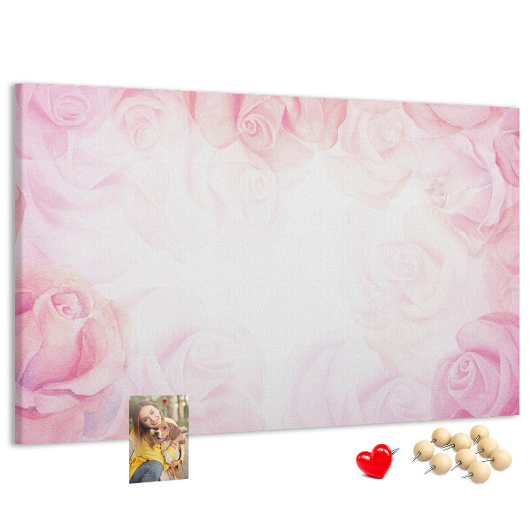 Tablero de anuncios con diseño de rosas rosadas delicadas al fondo