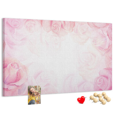 Tablero de anuncios con diseño de rosas rosadas delicadas al fondo