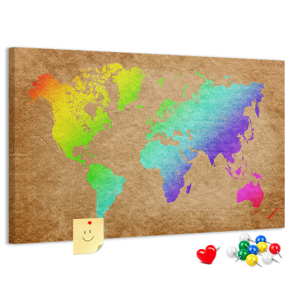 Tablero de corcho decorativo mapa del mundo colorido sobre fondo marrón