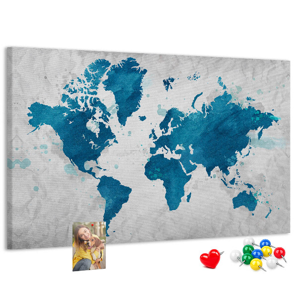 Tablero de anuncios Grabado de un mapamundi en tonos azules.