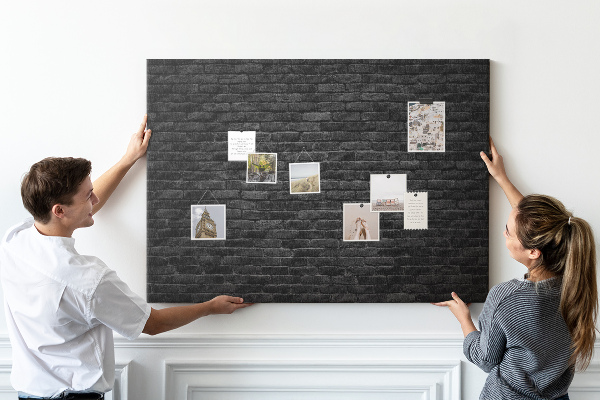 Tablero de corcho decorado con diseño de pared de ladrillo oscuro y texturizado
