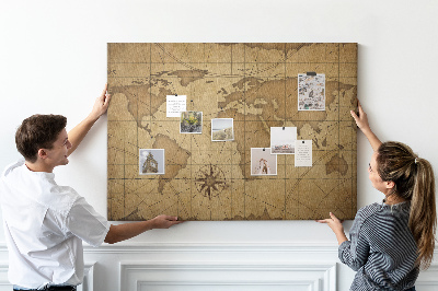 Tablero de anuncios mapa del mundo antiguo con brújula