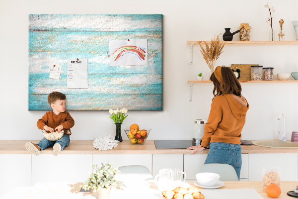 Tablero de anuncios de madera en tonos azules