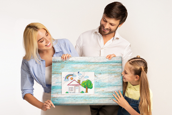 Tablero de anuncios de madera en tonos azules