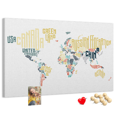 Tablero de anuncios Mapa del mundo con los nombres de los países en palabras.