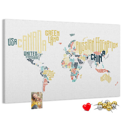 Tablero de anuncios Mapa del mundo con los nombres de los países en palabras.