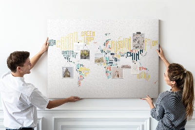 Tablero de anuncios Mapa del mundo con los nombres de los países en palabras.
