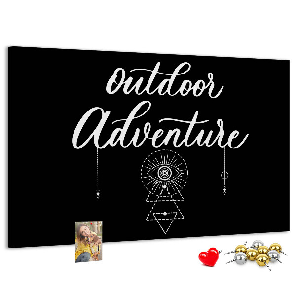 Tablero de anuncios con diseño de aventura al aire libre y símbolos