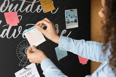 Tablero de anuncios con diseño de aventura al aire libre y símbolos