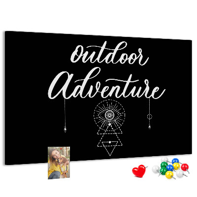 Tablero de anuncios con diseño de aventura al aire libre y símbolos