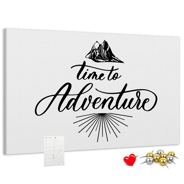 Pizarra de corcho con diseño de aventura en las montañas