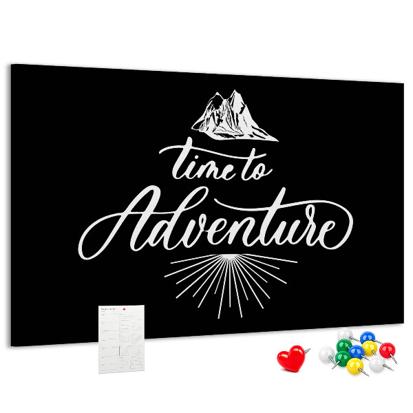 Tablero de anuncios diseño de aventura en las montañas