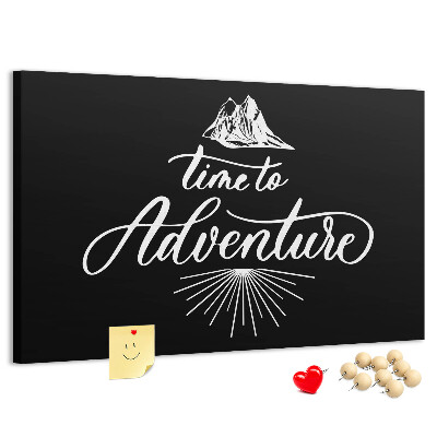 Tablero de anuncios diseño de aventura en las montañas