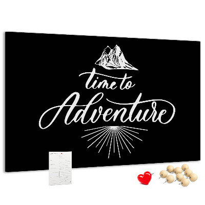 Tablero de anuncios diseño de aventura en las montañas