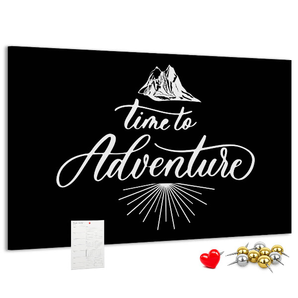 Tablero de anuncios diseño de aventura en las montañas