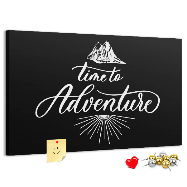 Tablero de anuncios diseño de aventura en las montañas