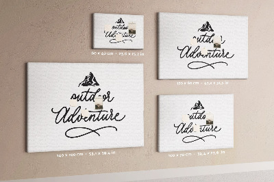 Tablero de anuncios Aventura al aire libre con montañas