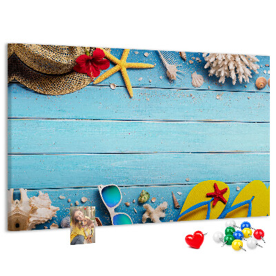 Tablero de anuncios con temática de vacaciones de verano en la playa y accesorios