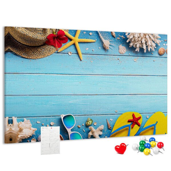 Tablero de anuncios con temática de vacaciones de verano en la playa y accesorios