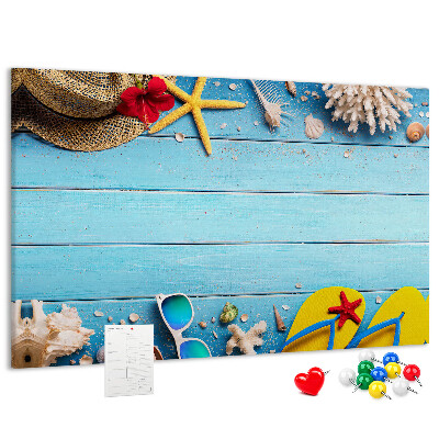 Tablero de anuncios con temática de vacaciones de verano en la playa y accesorios