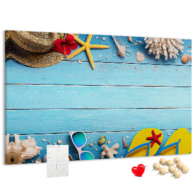 Tablero de anuncios con temática de vacaciones de verano en la playa y accesorios