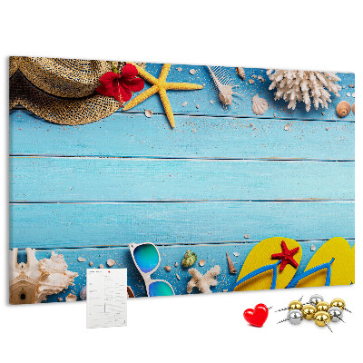 Tablero de anuncios con temática de vacaciones de verano en la playa y accesorios