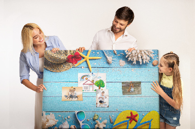 Tablero de anuncios con temática de vacaciones de verano en la playa y accesorios