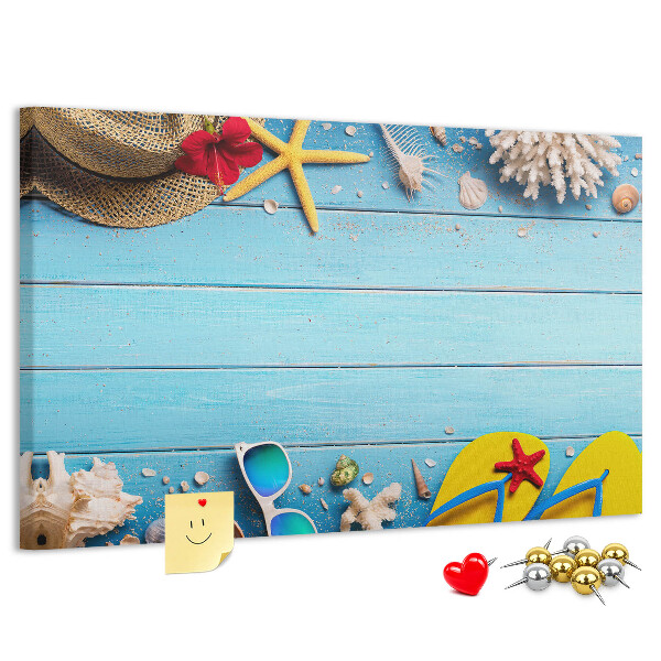 Tablero de anuncios con temática de vacaciones de verano en la playa y accesorios