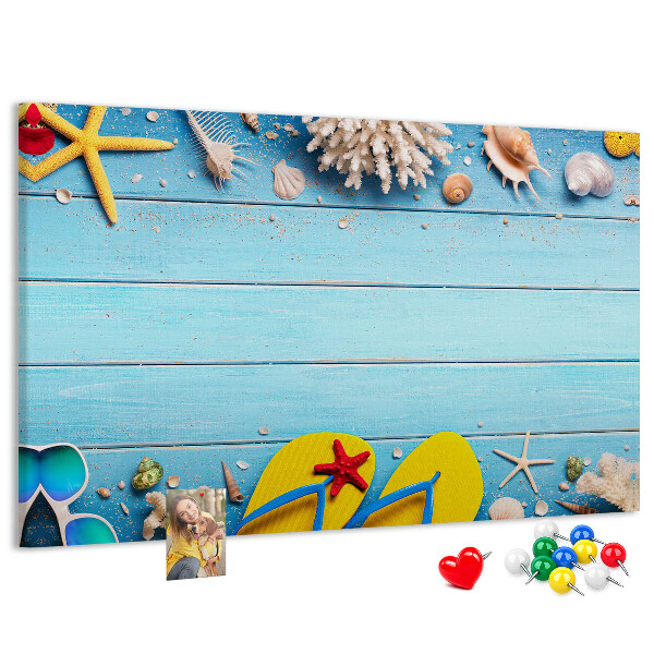 Pizarra de corcho con diseño de recuerdos de verano en la playa con conchas marinas