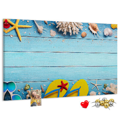 Pizarra de corcho con diseño de recuerdos de verano en la playa con conchas marinas