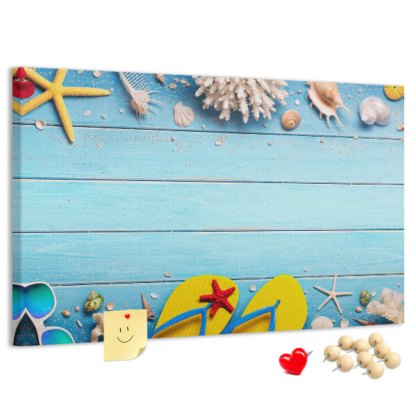 Pizarra de corcho con diseño de recuerdos de verano en la playa con conchas marinas