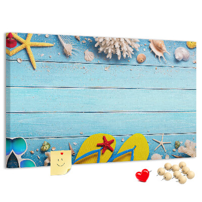 Pizarra de corcho con diseño de recuerdos de verano en la playa con conchas marinas