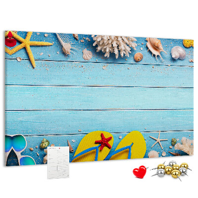 Pizarra de corcho con diseño de recuerdos de verano en la playa con conchas marinas