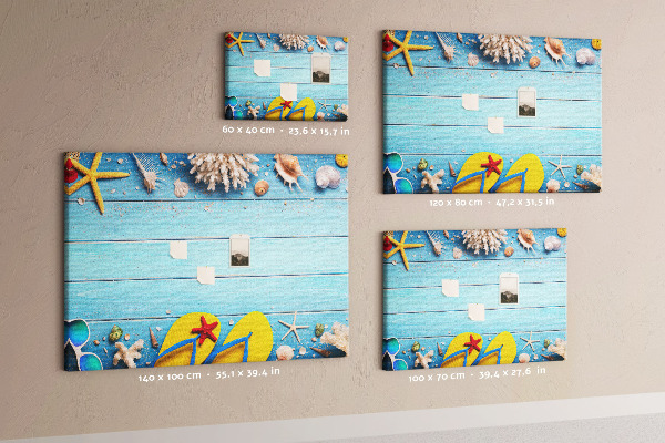 Pizarra de corcho con diseño de recuerdos de verano en la playa con conchas marinas